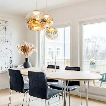 Large With View And 2 Balconies Appartement