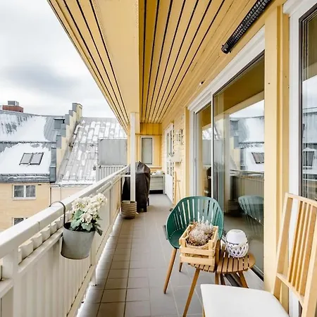Large With View And 2 Balconies Apartment *